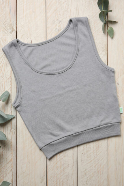 pilka crop top palaidine be rankoviu