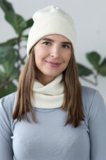 baltos kepurės šiltos