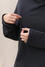 džemperis su žindymo prieiga