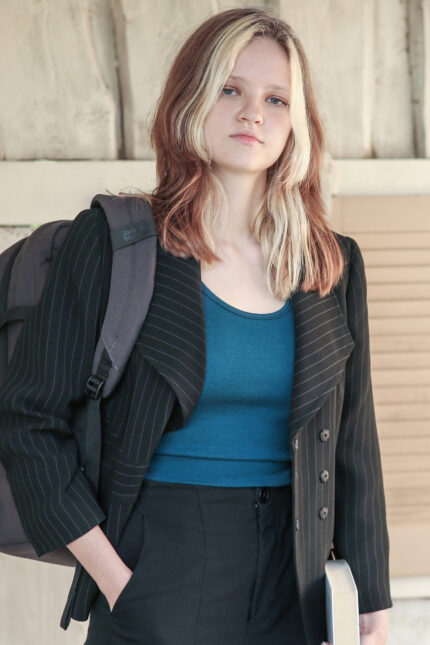 crop top melyna palaidine be rankoviu