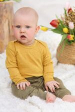 Geltonas smėlinukas iš 100% lino kūdikiui vasarai