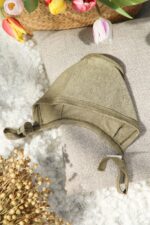 Lininė kepurytė kūdikiui – lengva, švelni ir patogi vasarai bei namams