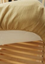 lininė paklodė kūdikio čiužiniui